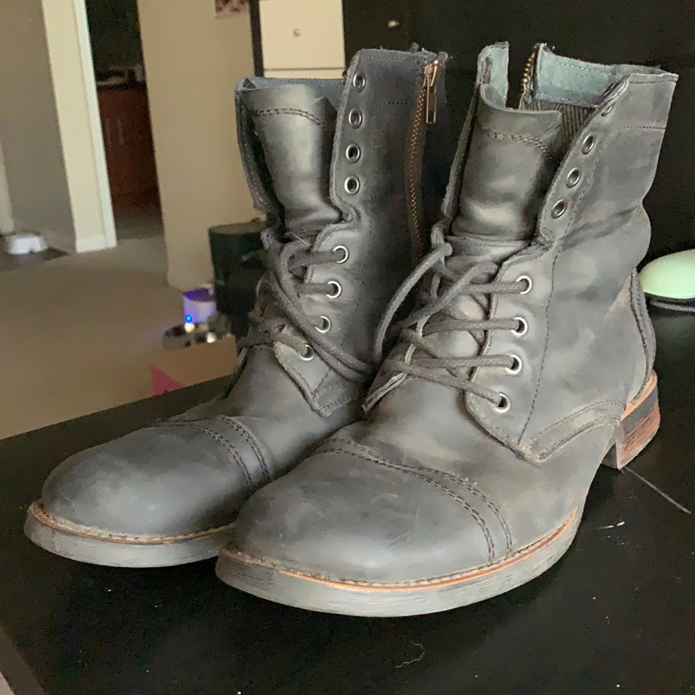 Steve Madden zip up boots